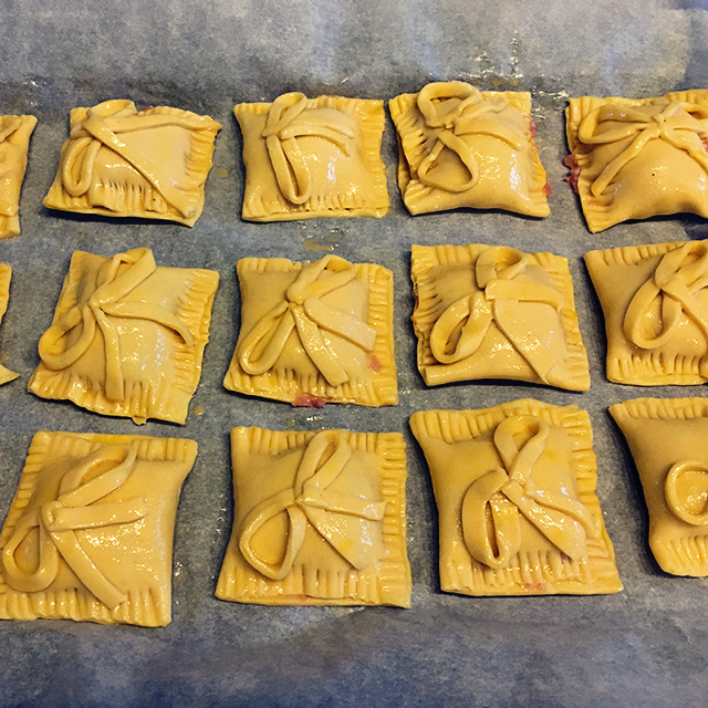 cadeautjes bakken saucijzenbroodjes