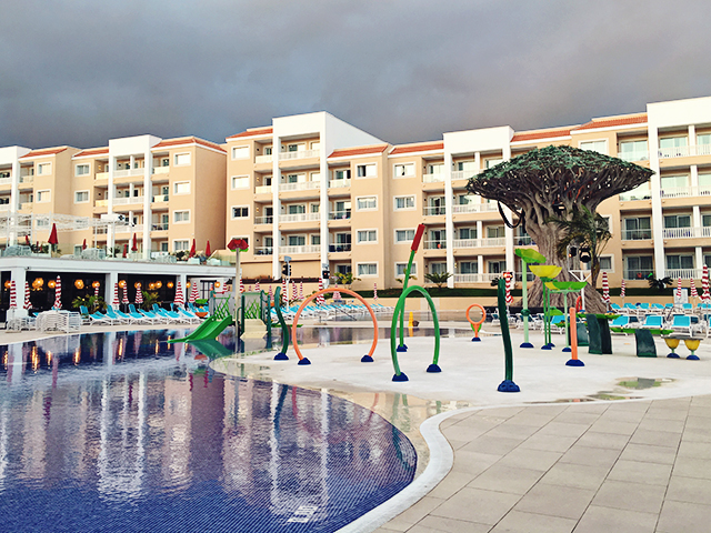Fantasia_bahia_principe_tenerife_peuterzwembad_waterpark