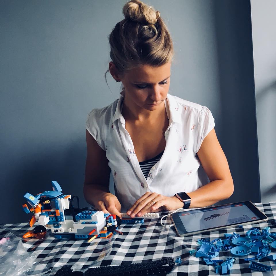 Fleur LEGO AFOL robot kat