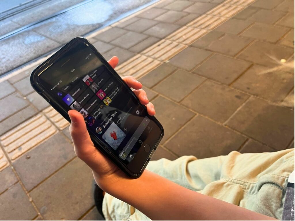 kind verantwoord om leren gaan met mobiel