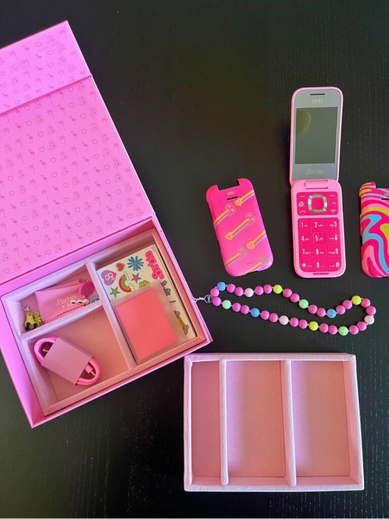 HMD Barbie telefoon doos
