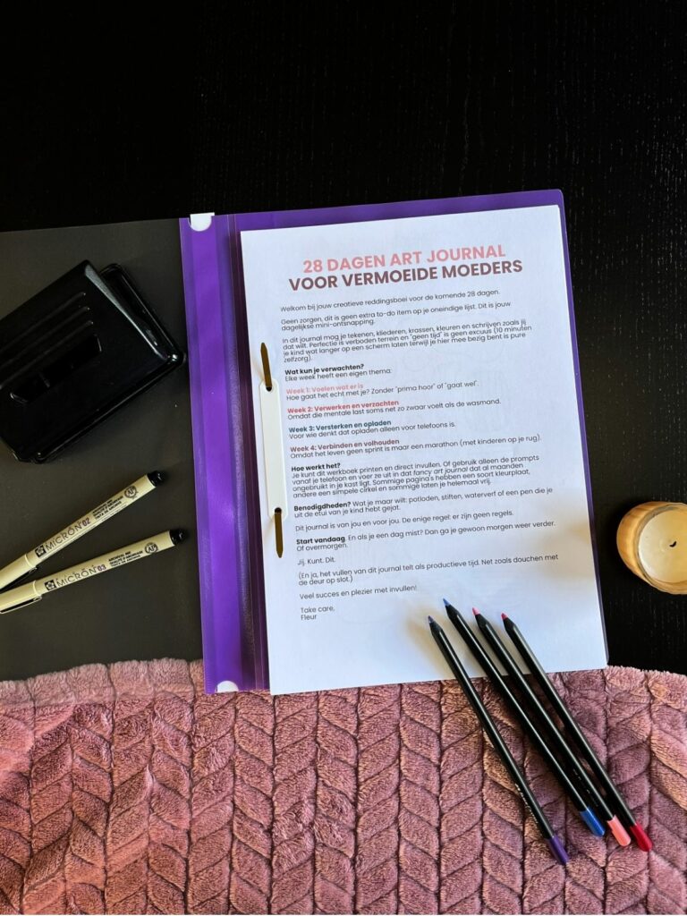 Art journal of zelfzorgwerkboek voor moeders