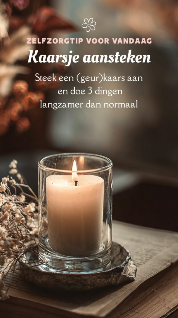 zelfzorgtip voor moeders in de herfst: kaarsje branden